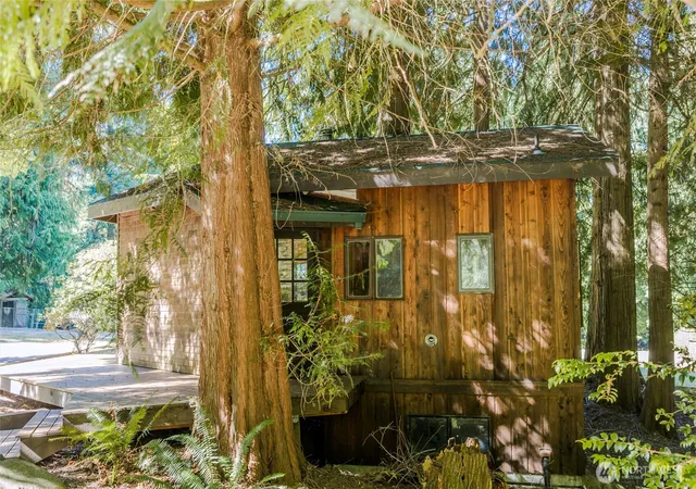 Photo 4 of Single family home for sale at 12202 SW 164th Street, Vashon, WA 98070 | MLS# NWM2585022 | Listing updated on 2026-10-01