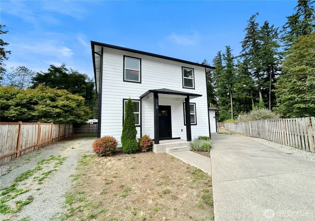 Photo 2 of Single family home for sale at 2708 Alderbrook Ct N, Puyallup, WA 98374 | MLS# NWM2585023 | Listing updated on 2026-09-28