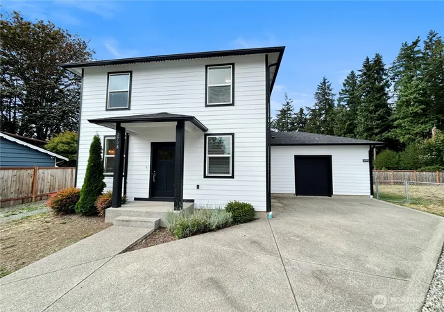 Photo 3 of Single family home for sale at 2708 Alderbrook Ct N, Puyallup, WA 98374 | MLS# NWM2585023 | Listing updated on 2026-09-28