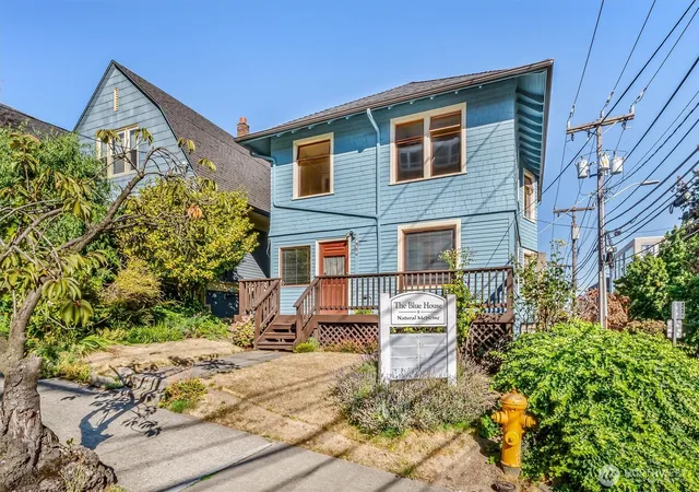 Photo 2 of Single family home for sale at 700 Warren Ave N, Seattle, WA 98109 | MLS# NWM2585028 | Listing updated on 2026-09-22