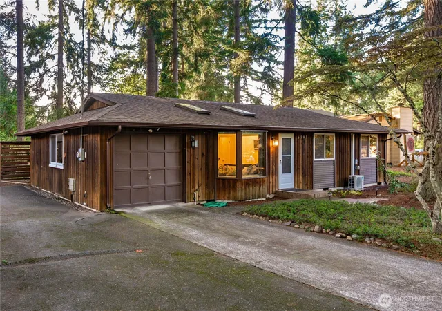 Photo 2 of Sale Pending at 6503 188th Avenue E, Bonney Lake, WA 98391 | MLS# NWM2585031 | Listing updated on 2026-09-30
