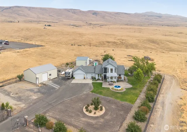 Photo 2 of Single family home for sale at 511 Saint Hilaire Rd, Yakima, WA 98901 | MLS# NWM2585034 | Listing updated on 2026-09-30