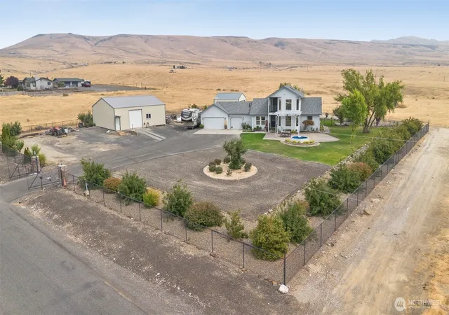 Photo 3 of Single family home for sale at 511 Saint Hilaire Rd, Yakima, WA 98901 | MLS# NWM2585034 | Listing updated on 2026-09-30