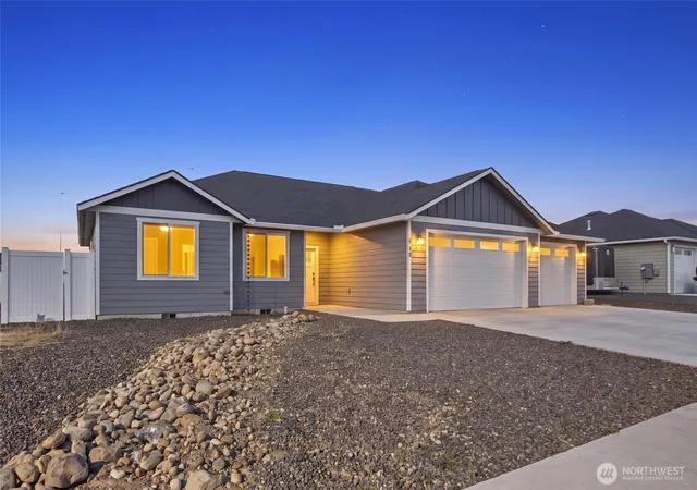 Single family home for sale at 913 6th Avenue NE, Ephrata, WA 98823 | MLS# NWM2585054