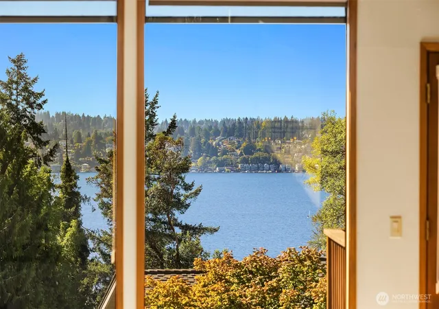 Photo 1 of Sale Pending at 11925 73rd Place Ne, Kirkland, WA 98034 | MLS# NWM2585056 | Listing updated on 2026-09-30