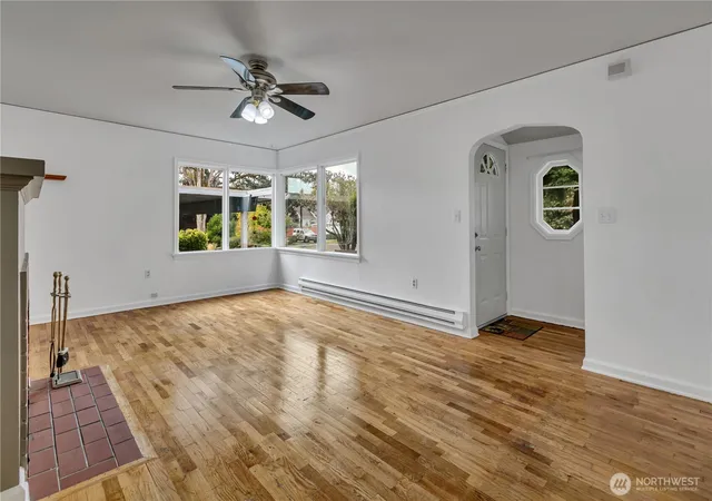 Photo 3 of Single family home for sale at 10019 Oak Ln Sw, Lakewood, WA 98499 | MLS# NWM2585063 | Listing updated on 2026-10-01