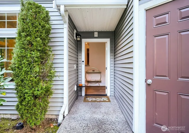 Photo 2 of Condo for sale at 21082 40th Place S #G1, Sea Tac, WA 98198 | MLS# NWM2585066 | Listing updated on 2026-09-23