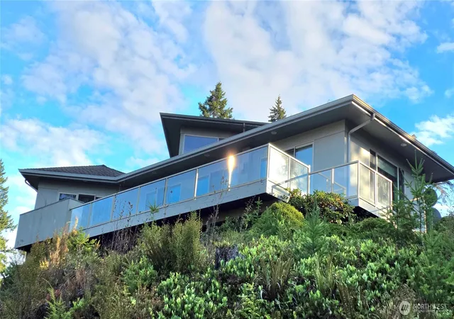 Single family home for sale at 152 Dunsmuir Rd, Port Ludlow, WA 98365 | MLS# NWM2585069