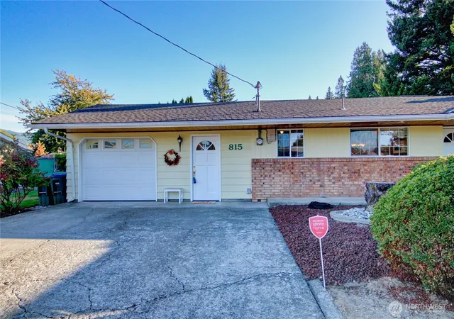 Photo 2 of Single family home for sale at 815 Evans Dr, Sedro Woolley, WA 98284 | MLS# NWM2585076 | Listing updated on 2026-10-03
