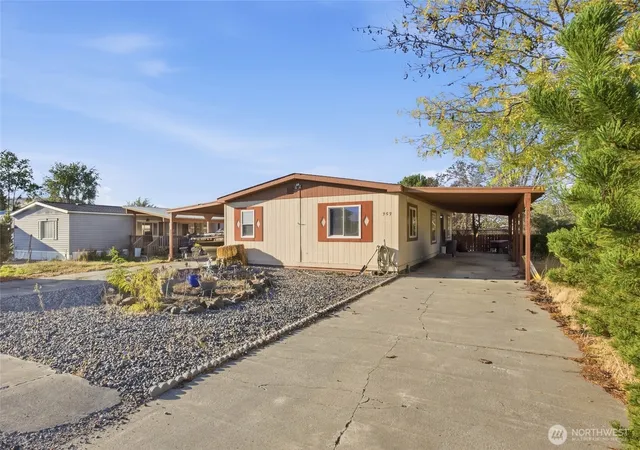 Manufactured home for sale at 353 5th Avenue NE, Ephrata, WA 98823 | MLS# NWM2585077