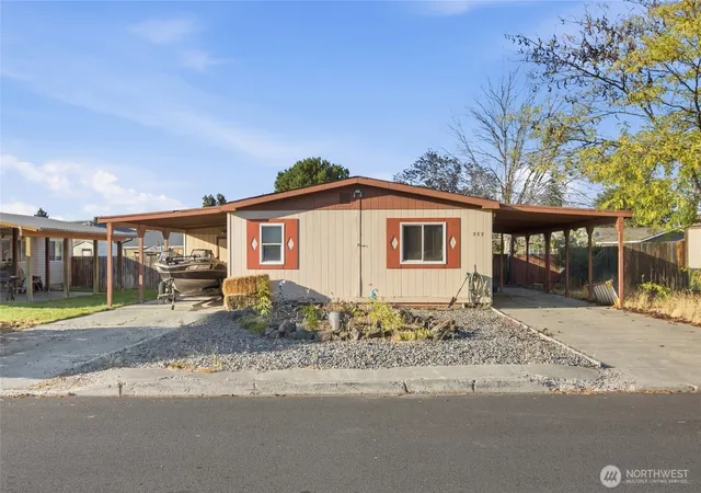 Photo 2 of Manufactured home for sale at 353 5th Avenue Ne, Ephrata, WA 98823 | MLS# NWM2585077 | Listing updated on 2026-09-21