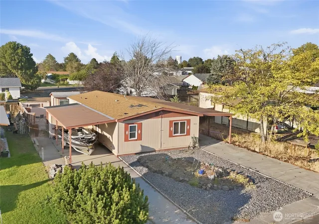 Photo 4 of Manufactured home for sale at 353 5th Avenue NE, Ephrata, WA 98823 | MLS# NWM2585077 | Listing updated on 2026-09-21