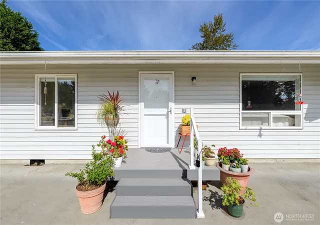 Photo 3 of Single family home for sale at 1111 N Barr Rd, Port Angeles, WA 98362 | MLS# NWM2585080 | Listing updated on 2026-10-01