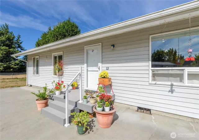 Photo 4 of Single family home for sale at 1111 N Barr Rd, Port Angeles, WA 98362 | MLS# NWM2585080 | Listing updated on 2026-10-01