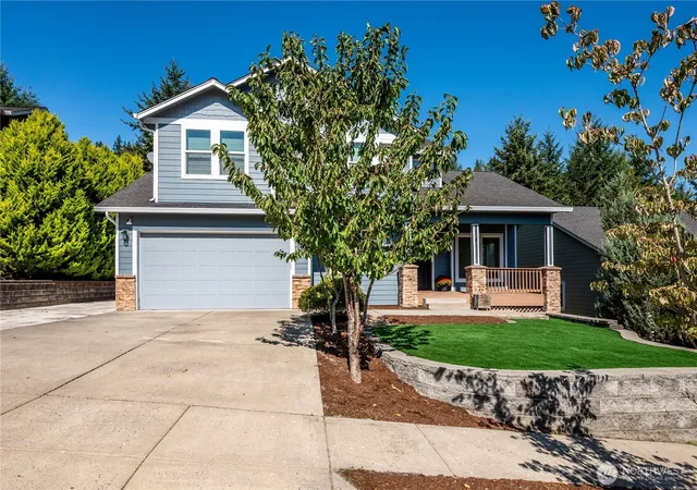 Photo 2 of Single family home for sale at 132 Alta Vista Rd, Longview, WA 98632 | MLS# NWM2585081 | Listing updated on 2026-09-22