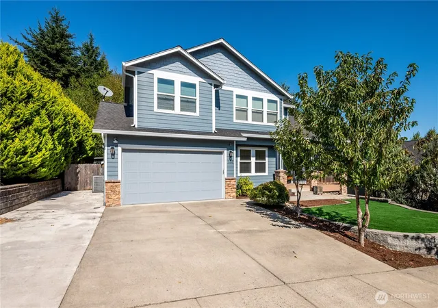 Photo 3 of Single family home for sale at 132 Alta Vista Rd, Longview, WA 98632 | MLS# NWM2585081 | Listing updated on 2026-09-22