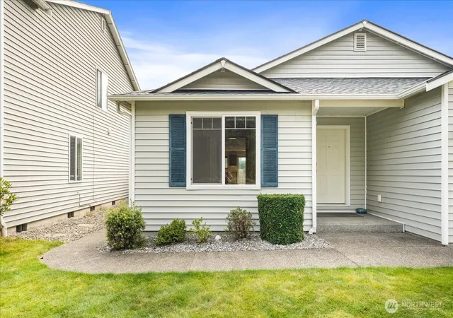 Photo 3 of Single family home for sale at 5731 Arcarro Ct Se, Lacey, WA 98503 | MLS# NWM2585091 | Listing updated on 2026-09-26