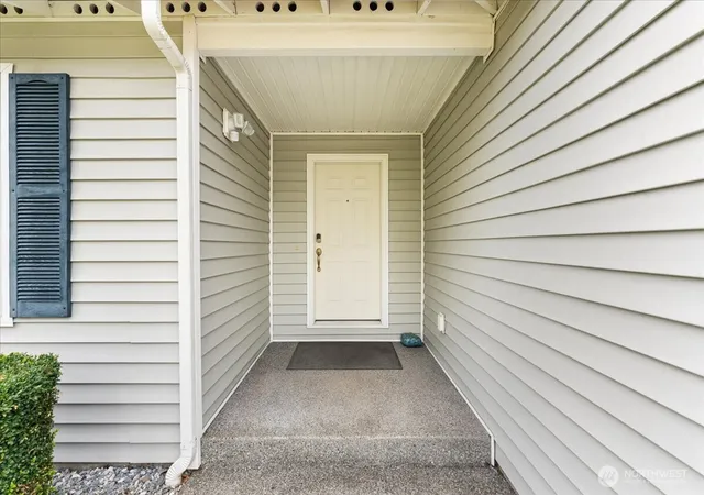 Photo 3 of Single family home for sale at 5731 Arcarro Ct SE, Lacey, WA 98503 | MLS# NWM2585091 | Listing updated on 2026-09-26
