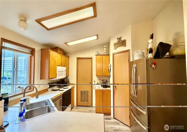 Photo 3 of Manufactured home for sale at 35813 2nd Avenue E, Roy, WA 98580 | MLS# NWM2585098 | Listing updated on 2026-09-30
