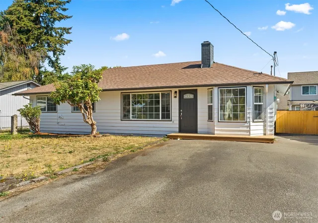 Photo 3 of Single family home for sale at 26622 18th Place S, Des Moines, WA 98198 | MLS# NWM2585099 | Listing updated on 2026-09-22