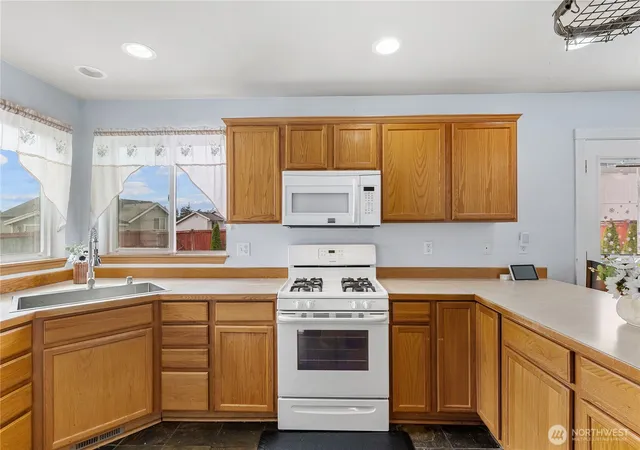 Photo 4 of Sale Pending at 1365 NW Kathleen Dr, Oak Harbor, WA 98277 | MLS# NWM2585104 | Listing updated on 2026-09-28
