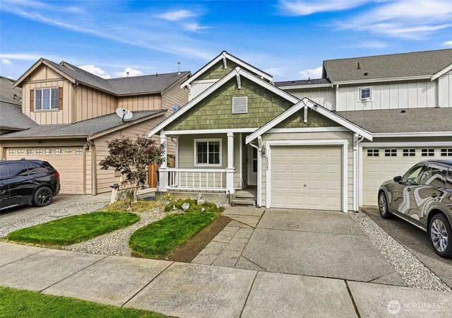Photo 3 of Townhouse for sale at 6225 Discovery St E, Fife, WA 98424 | MLS# NWM2585105 | Listing updated on 2026-09-24