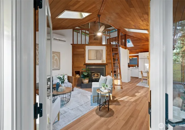 Photo 2 of Single family home for sale at 761 Kala Point Dr, Port Townsend, WA 98368 | MLS# NWM2585115 | Listing updated on 2026-09-26