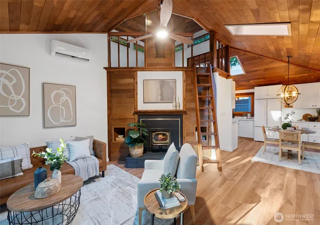 Photo 3 of Single family home for sale at 761 Kala Point Dr, Port Townsend, WA 98368 | MLS# NWM2585115 | Listing updated on 2026-09-26