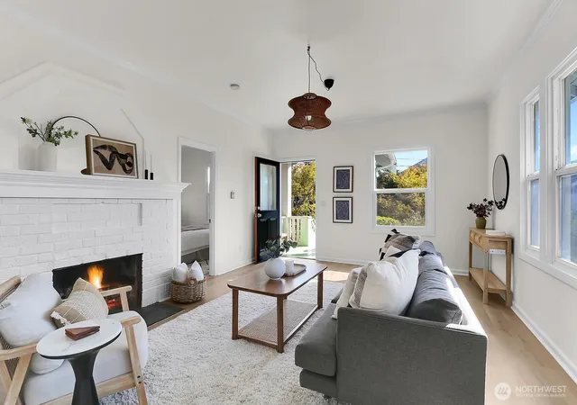 Photo 3 of Sale Pending at 4720 S Findlay St, Seattle, WA 98118 | MLS# NWM2585119 | Listing updated on 2026-10-02