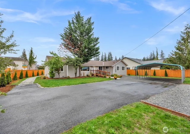 Photo 2 of Single family home for sale at 124 167th Place Sw, Bothell, WA 98012 | MLS# NWM2585127 | Listing updated on 2026-10-01