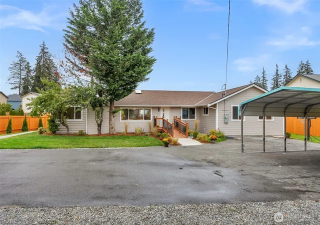 Photo 3 of Single family home for sale at 124 167th Place Sw, Bothell, WA 98012 | MLS# NWM2585127 | Listing updated on 2026-10-01