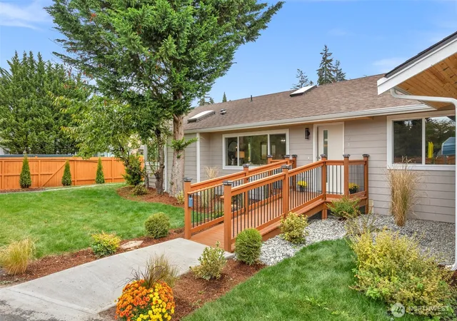 Photo 3 of Single family home for sale at 124 167th Place SW, Bothell, WA 98012 | MLS# NWM2585127 | Listing updated on 2026-10-01