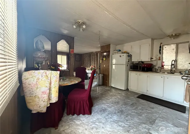 Photo 4 of Manufactured home for sale at 10515 Woodinville Dr #97, Bothell, WA 98011 | MLS# NWM2585129 | Listing updated on 2026-09-23