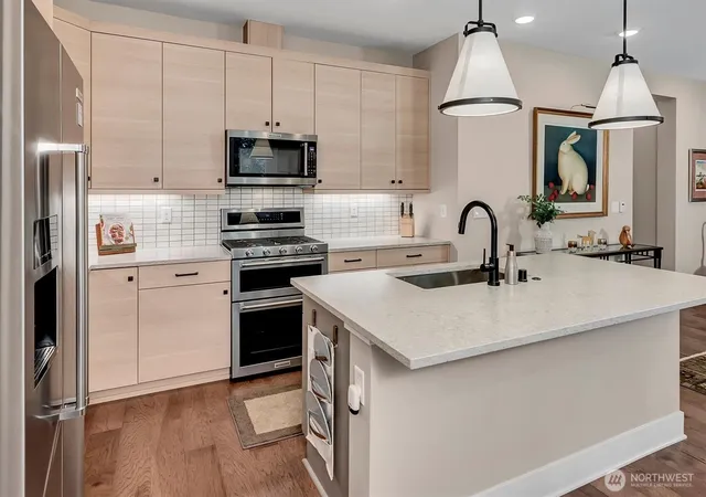 Photo 4 of Townhouse for sale at 14105 SE 153rd Place, Renton, WA 98058 | MLS# NWM2585137 | Listing updated on 2026-09-29