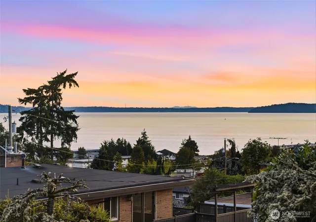 Photo 2 of Single family home for sale at 22545 10th Avenue S, Des Moines, WA 98198 | MLS# NWM2585140 | Listing updated on 2026-10-01