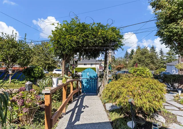 Photo 3 of Single family home for sale at 3809 S Trenton St, Seattle, WA 98118 | MLS# NWM2585148 | Listing updated on 2026-09-29