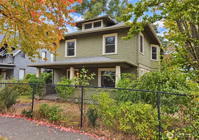 Photo 1 of Single family home for sale at 1423 S Yakima Ave, Tacoma, WA 98405 | MLS# NWM2585152 | Listing updated on 2026-09-21