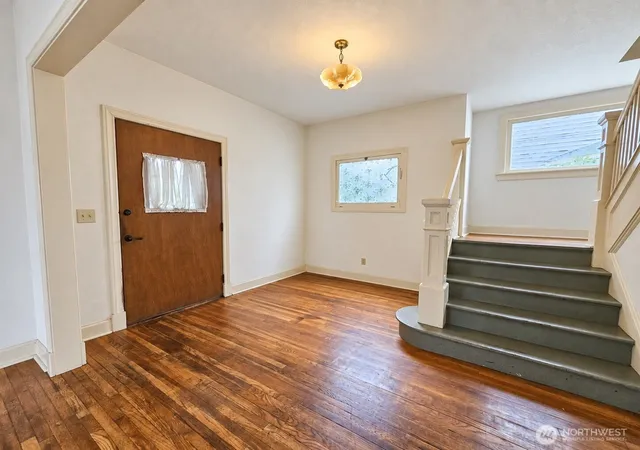 Photo 3 of Single family home for sale at 1423 S Yakima Ave, Tacoma, WA 98405 | MLS# NWM2585152 | Listing updated on 2026-09-21