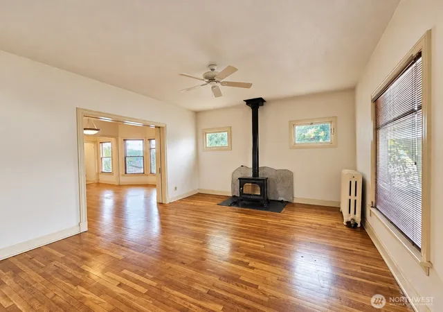 Photo 4 of Single family home for sale at 1423 S Yakima Ave, Tacoma, WA 98405 | MLS# NWM2585152 | Listing updated on 2026-09-21
