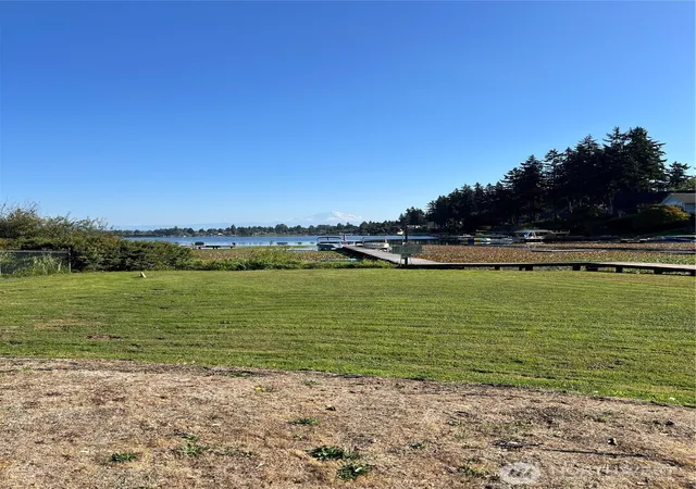 Photo 4 of Manufactured home for sale at 25739 135th Avenue SE #42, Kent, WA 98042 | MLS# NWM2585157 | Listing updated on 2026-09-29