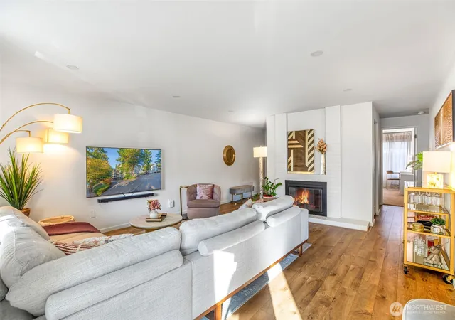 Photo 1 of Condo for sale at 3206 80th Avenue Se #3, Mercer Island, WA 98040 | MLS# NWM2585162 | Listing updated on 2026-10-01