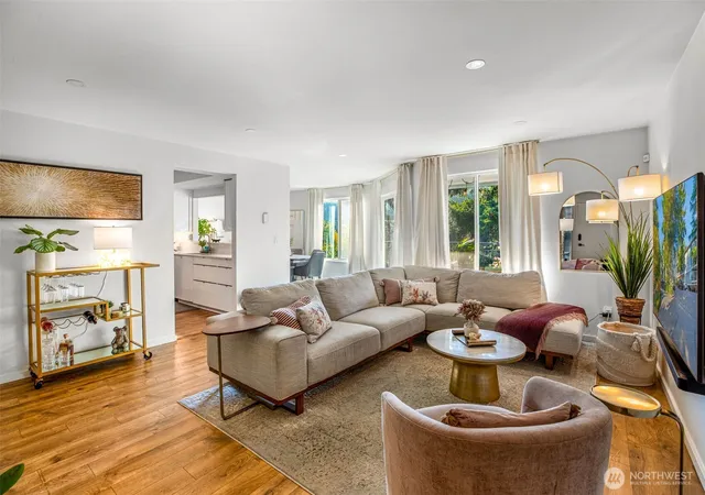 Photo 3 of Condo for sale at 3206 80th Avenue SE #3, Mercer Island, WA 98040 | MLS# NWM2585162 | Listing updated on 2026-10-01