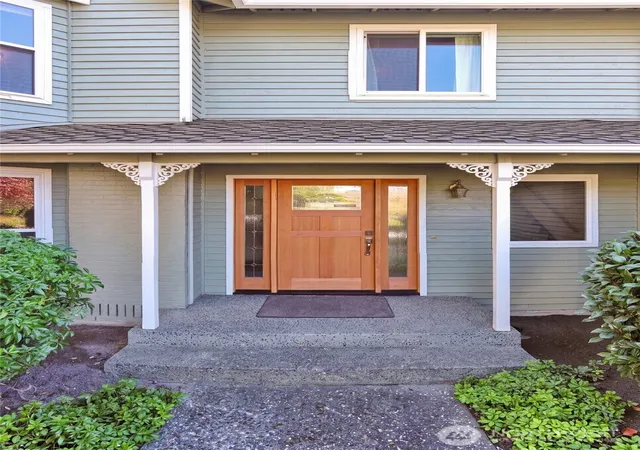 Photo 2 of Single family home for sale at 833 15th Court, Mukilteo, WA 98275 | MLS# NWM2585163 | Listing updated on 2026-09-29