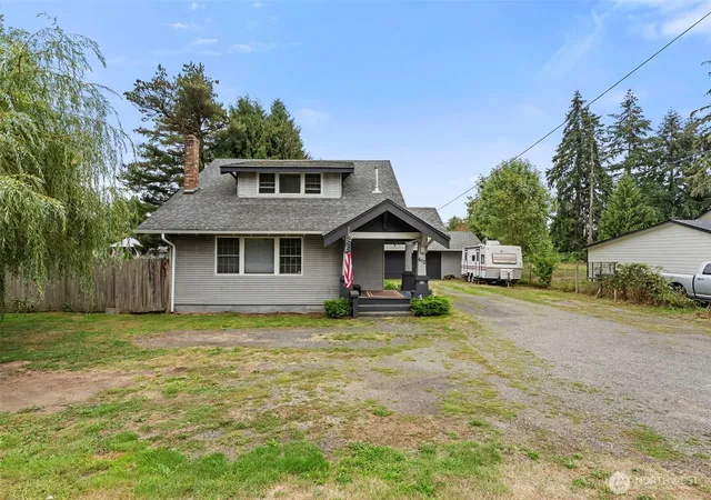 Photo 2 of Sale Pending at 612 E Summa St, Centralia, WA 98531 | MLS# NWM2585167 | Listing updated on 2026-09-25