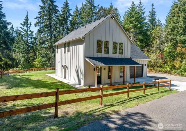 Photo 2 of Single family home for sale at 108 David Dean Dr, Kalama, WA 98625 | MLS# NWM2585168 | Listing updated on 2026-10-01