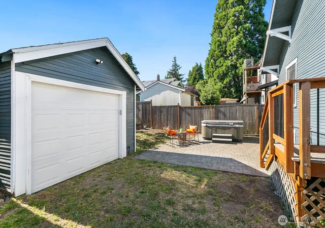 Photo 2 of Single family home for sale at 4329 5th Avenue Ne, Seattle, WA 98105 | MLS# NWM2585171 | Listing updated on 2026-09-21
