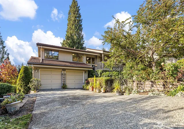 Photo 4 of Single family home for sale at 5807 142nd Place SE, Bellevue, WA 98006 | MLS# NWM2585172 | Listing updated on 2026-10-02