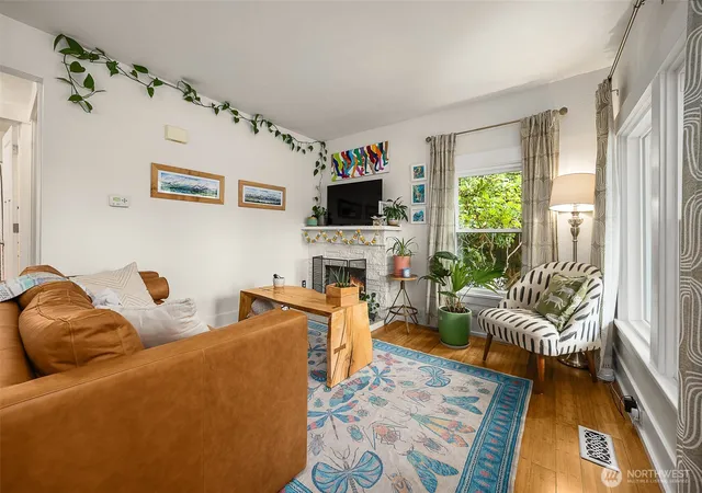 Photo 2 of Single family home for sale at 3421 SW Trenton St, Seattle, WA 98126 | MLS# NWM2585177 | Listing updated on 2026-10-01