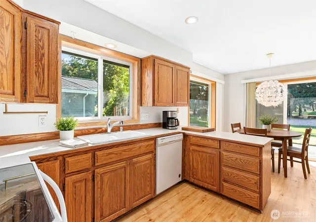 Photo 4 of Single family home for sale at 6891 Raspberry Dr, Everson, WA 98247 | MLS# NWM2585180 | Listing updated on 2026-10-20
