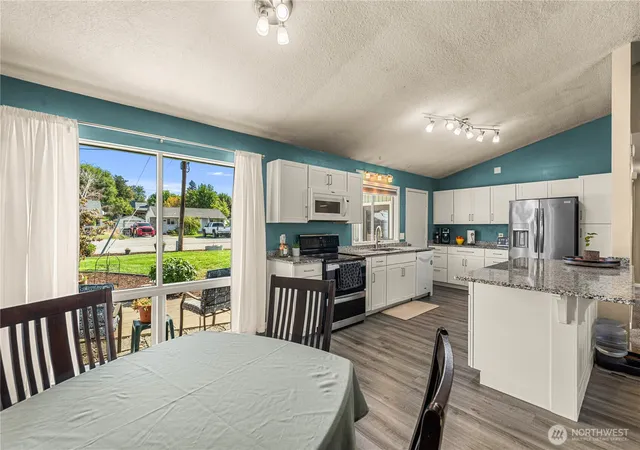 Photo 3 of Single family home for sale at 1226 N Ashland Ave, East Wenatchee, WA 98802 | MLS# NWM2585182 | Listing updated on 2026-09-23